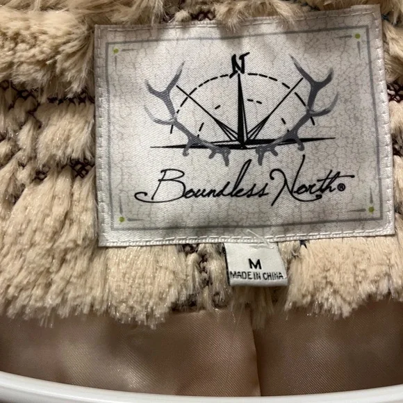 Cozy Beige Patterned Jacket - Picture 7 of 7